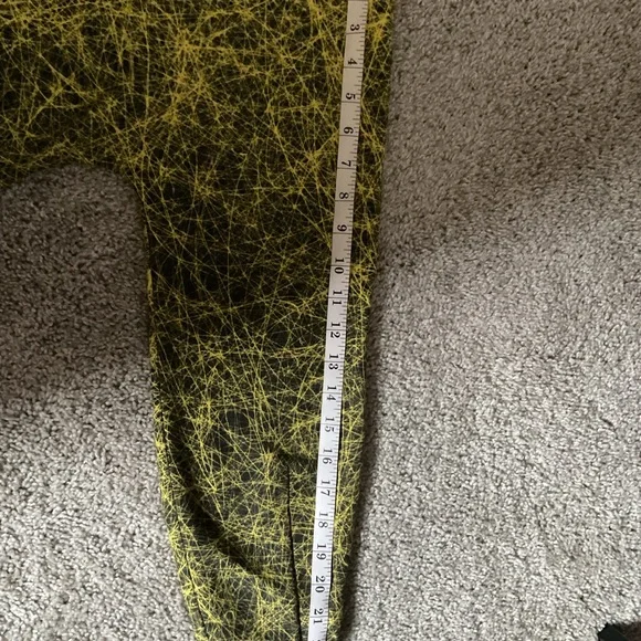 Cedric Charlier black/yellow splash rayon W sz8 top - Picture 11 of 11